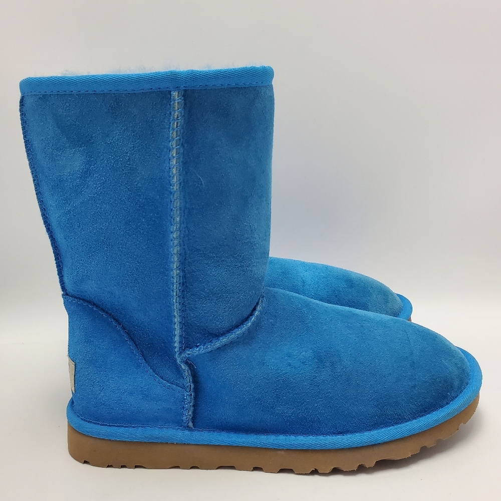 UGG Australia Electric Blue Eva Short Classic Sheepskin Boots Size 6